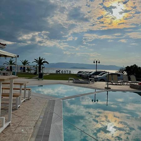 Umbrella Beach Apartments Kavos Ngoại thất bức ảnh