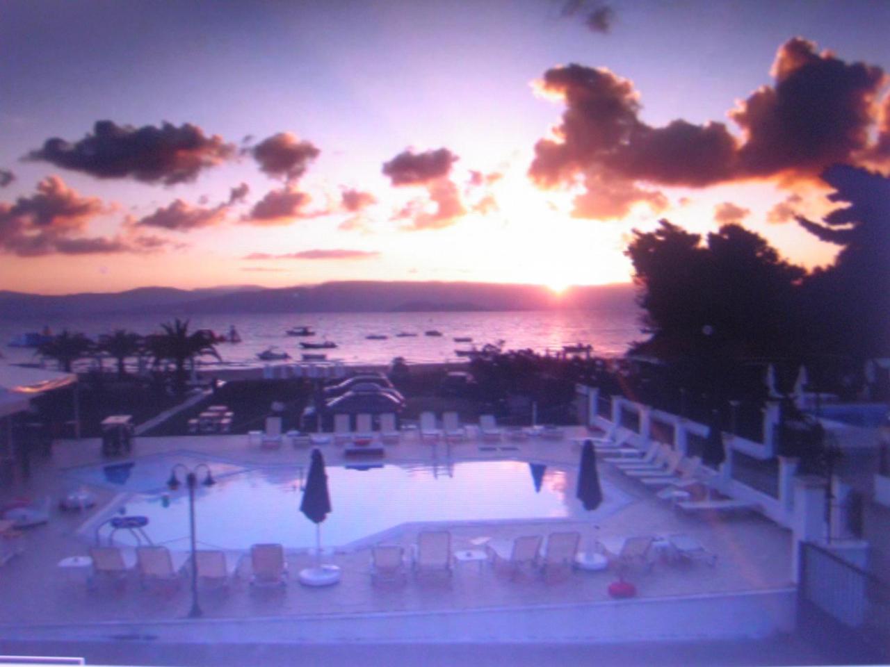 Umbrella Beach Apartments Kavos Ngoại thất bức ảnh