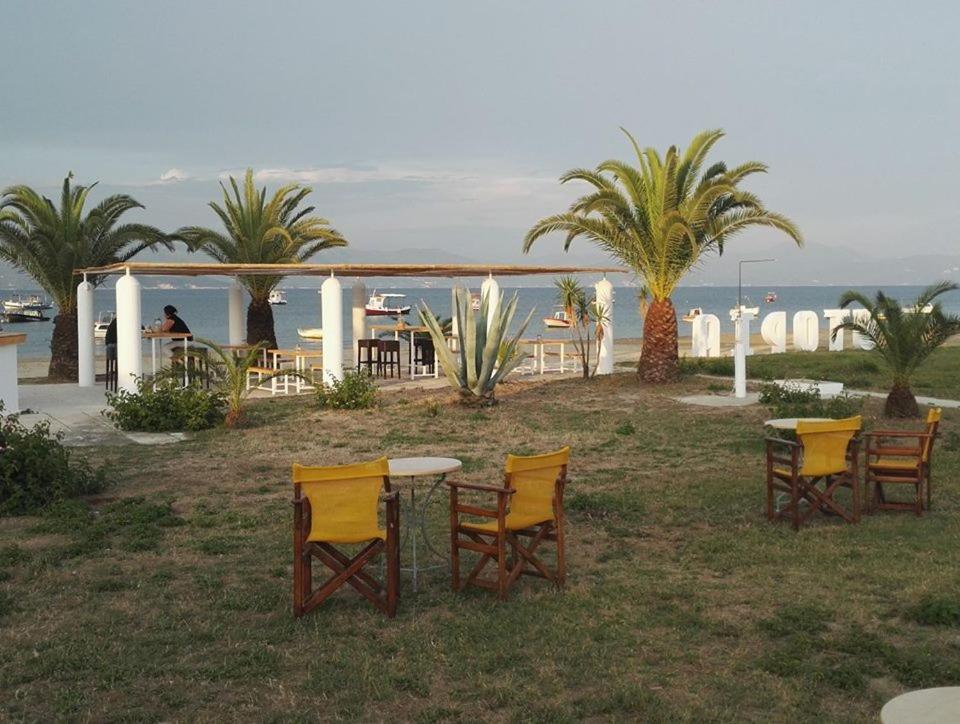 Umbrella Beach Apartments Kavos Ngoại thất bức ảnh