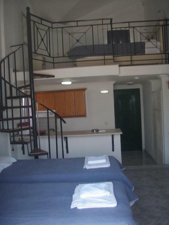 Umbrella Beach Apartments Kavos Ngoại thất bức ảnh