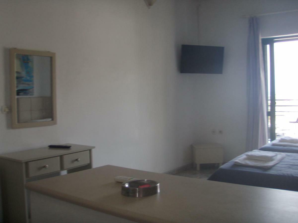 Umbrella Beach Apartments Kavos Ngoại thất bức ảnh
