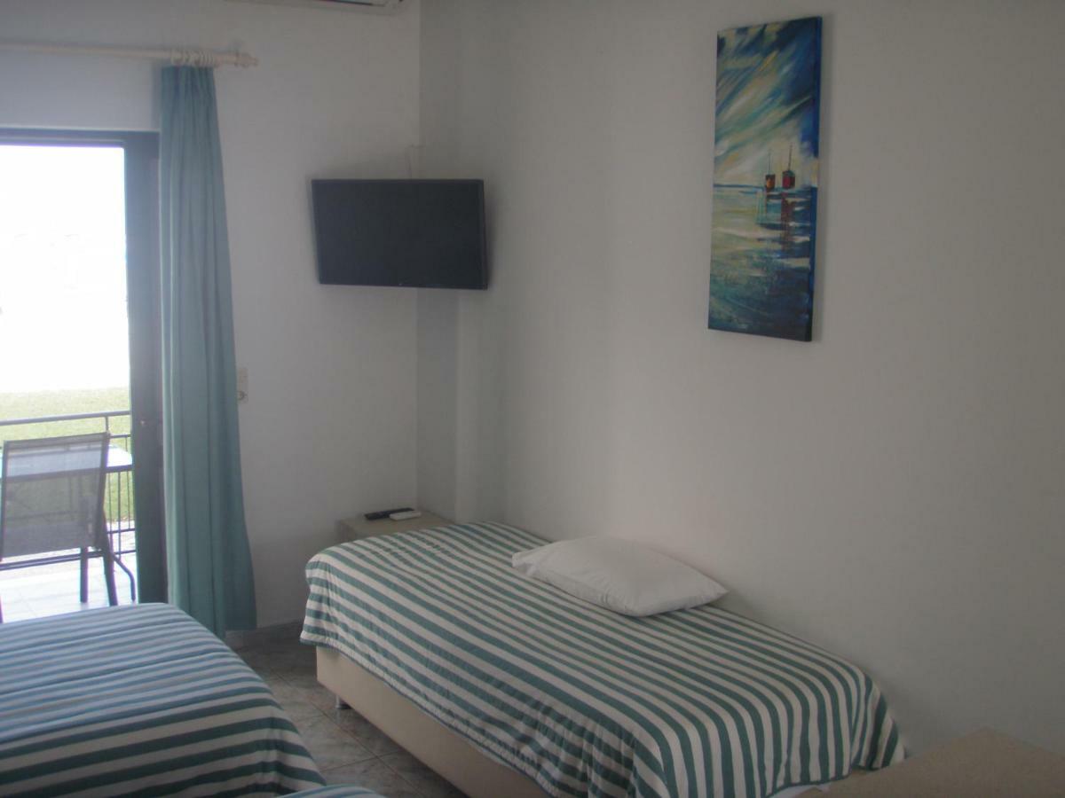 Umbrella Beach Apartments Kavos Ngoại thất bức ảnh