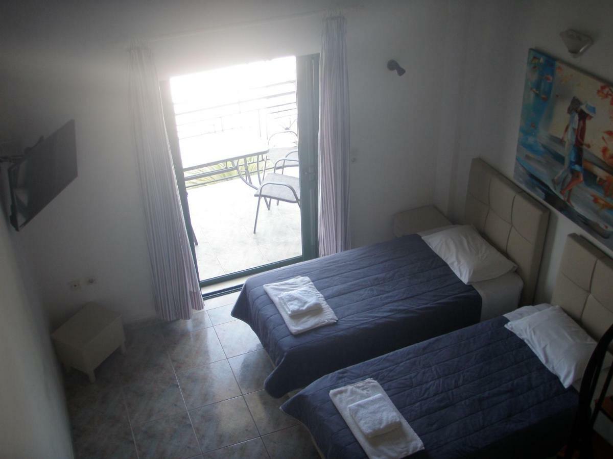 Umbrella Beach Apartments Kavos Ngoại thất bức ảnh