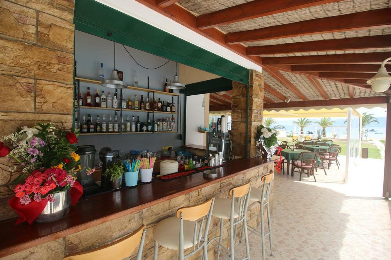 Umbrella Beach Apartments Kavos Ngoại thất bức ảnh